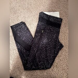 Lululemon, Size 6 Leggings. Inspire Tight II Mesh